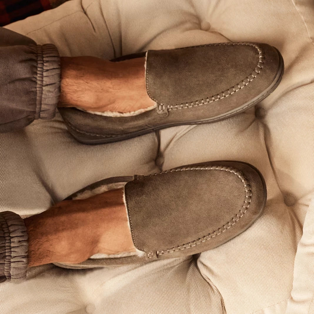 Men's Suede Moccasin Slipper - US 5166