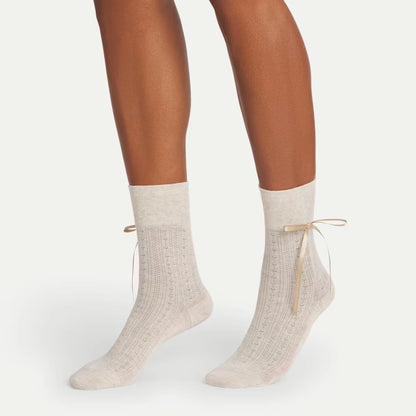 Women’s Pointelle Bow Half Calf Socks - US 0540