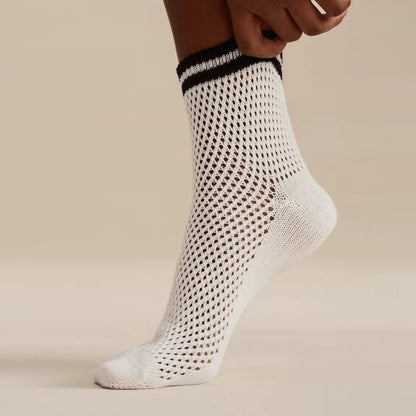 Women's Vintage Stripes Open Knit Quarter Socks - US 2158