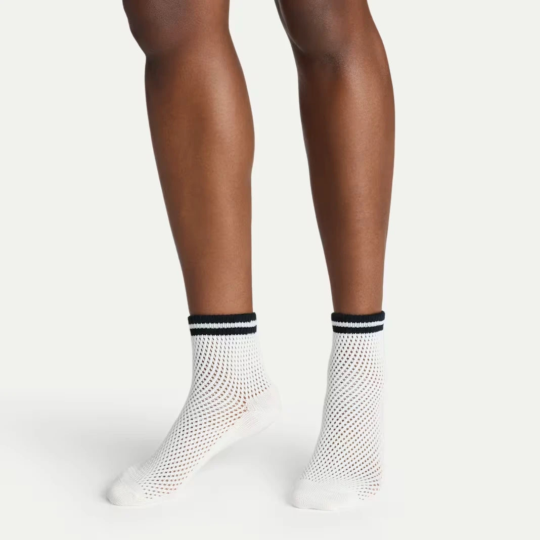 Women's Vintage Stripes Open Knit Quarter Socks - US 2158